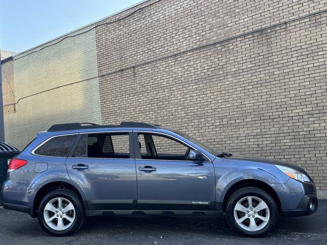 Used 2013 Subaru Outback 2.5i Premium AWD/4WD image 5