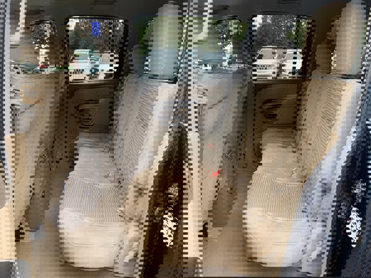 Used 2015 Nissan Armada SV image 10