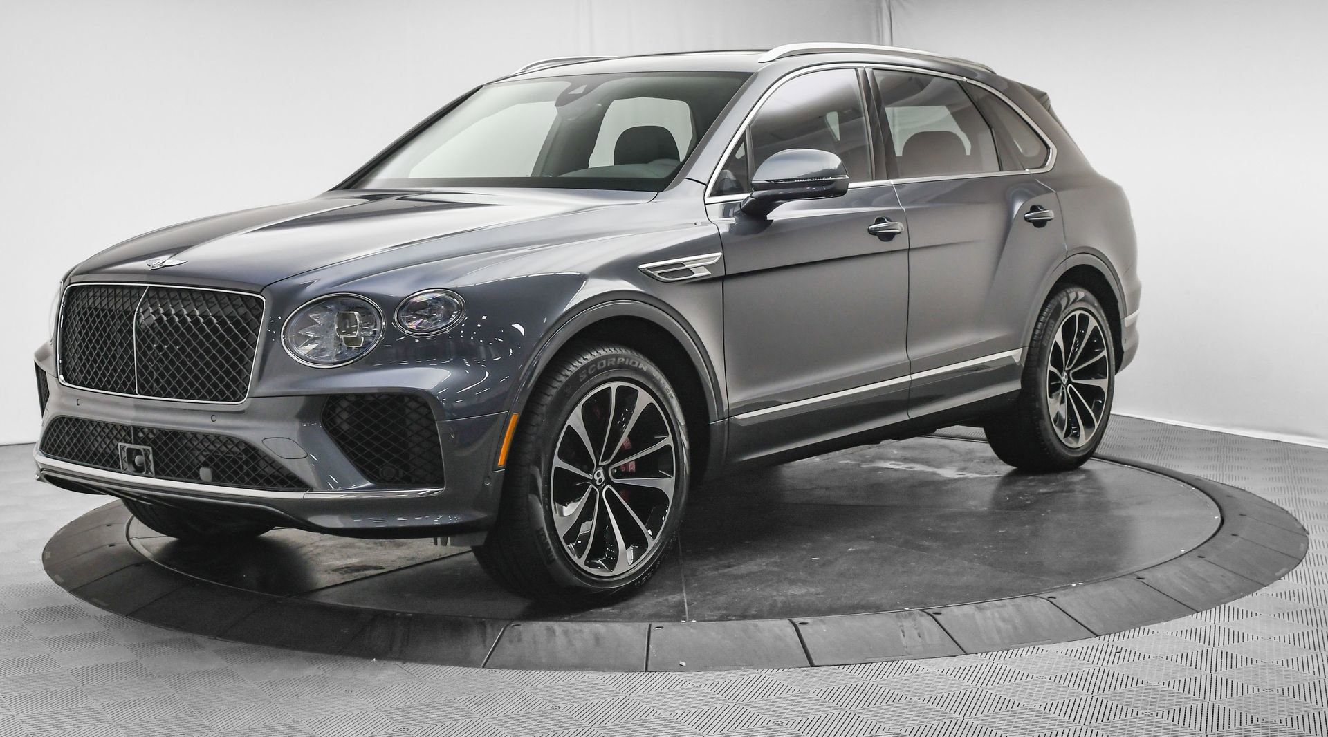 New 2025 Bentley Bentayga image 8