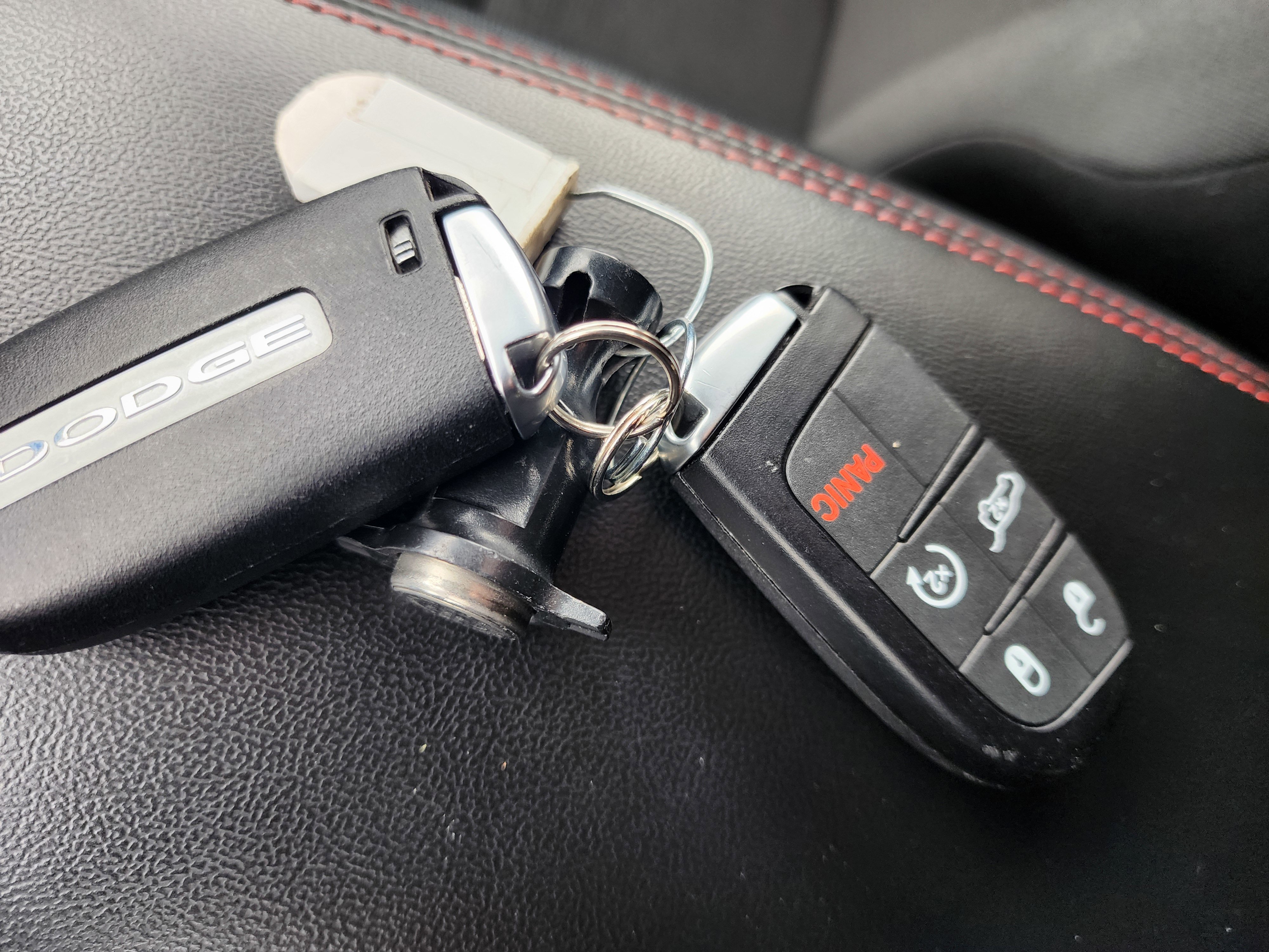 Used 2025 Dodge Durango R/T w/ Blacktop Package image 30