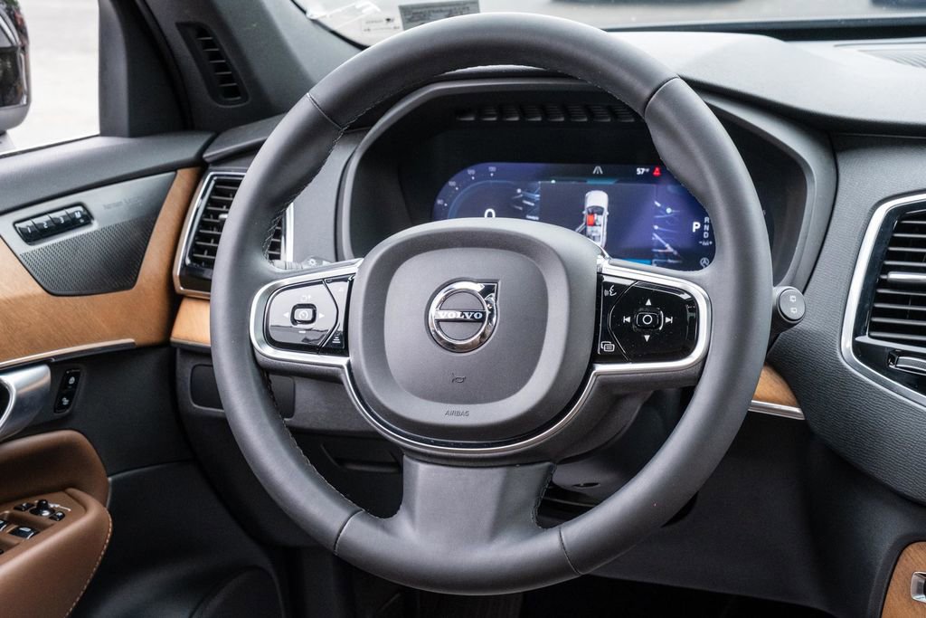 Used 2024 Volvo XC90 B6 Plus AWD/4WD image 27
