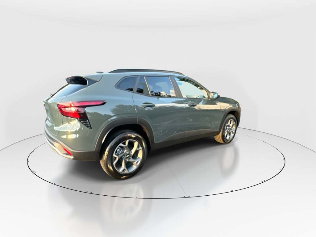 New 2026 Chevrolet Trax LT w/ LT Convenience Package FWD image 8