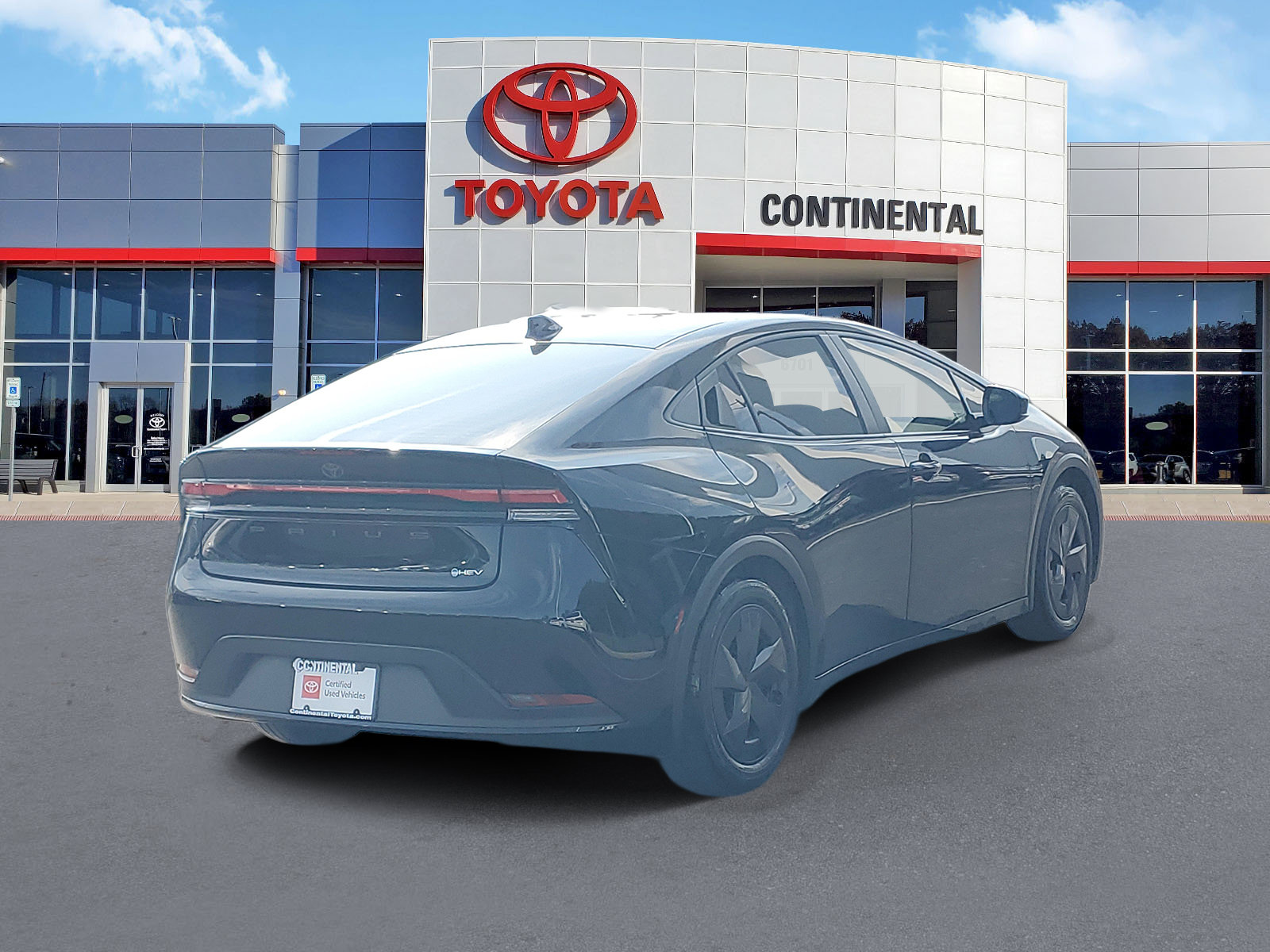 Certified 2025 Toyota Prius LE FWD image 5