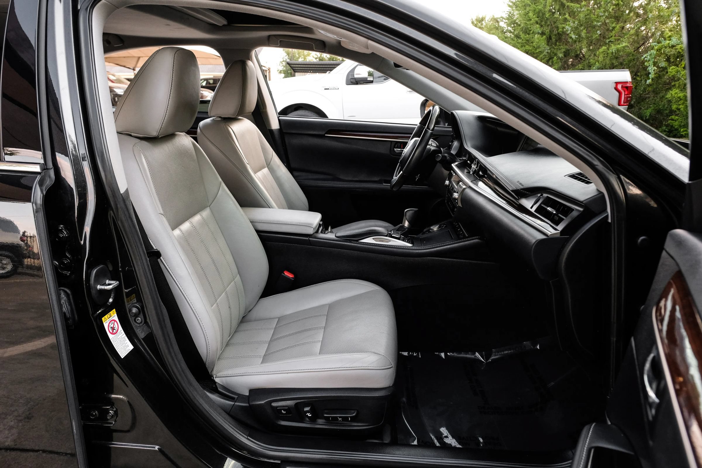 Used 2017 Lexus ES 350 w/ Luxury Package FWD image 40