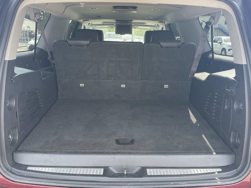 Used 2017 Chevrolet Suburban LT image 11