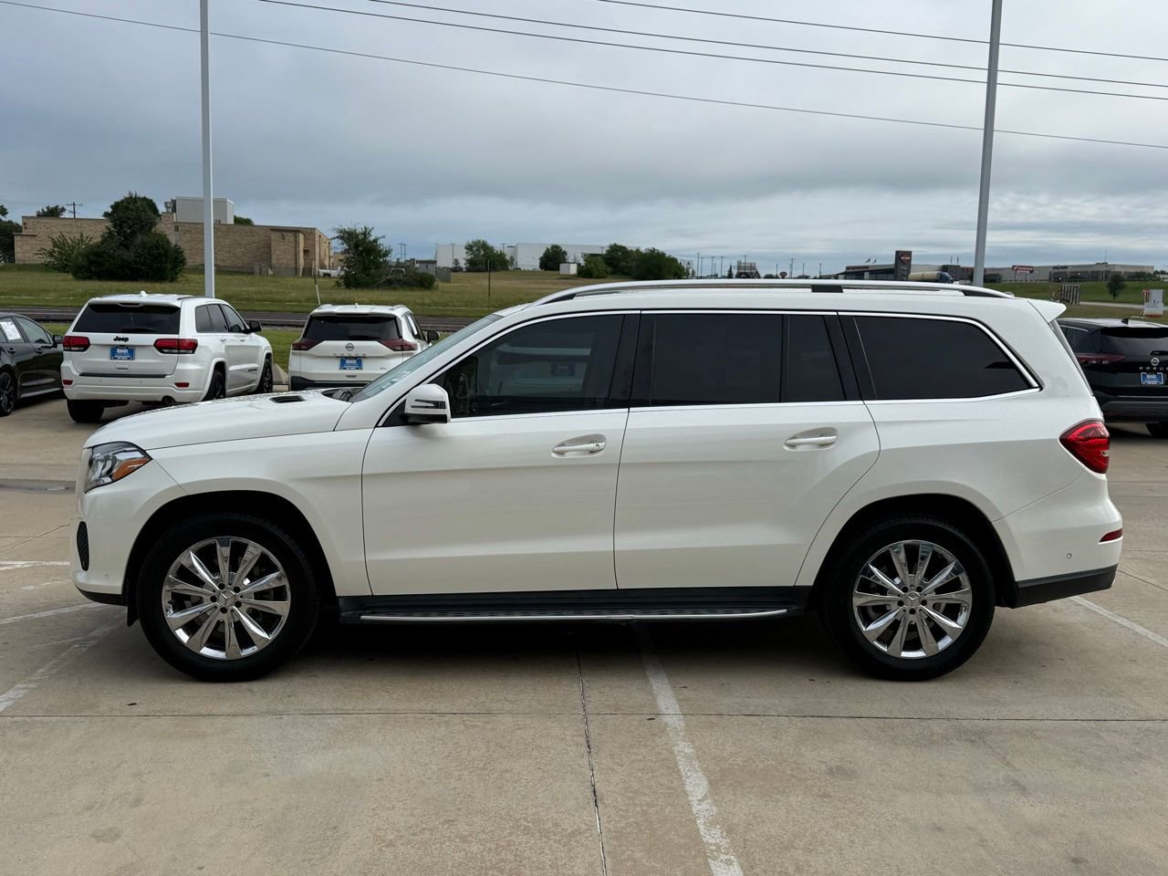 Used 2017 Mercedes-Benz GLS 450 4MATIC image 2