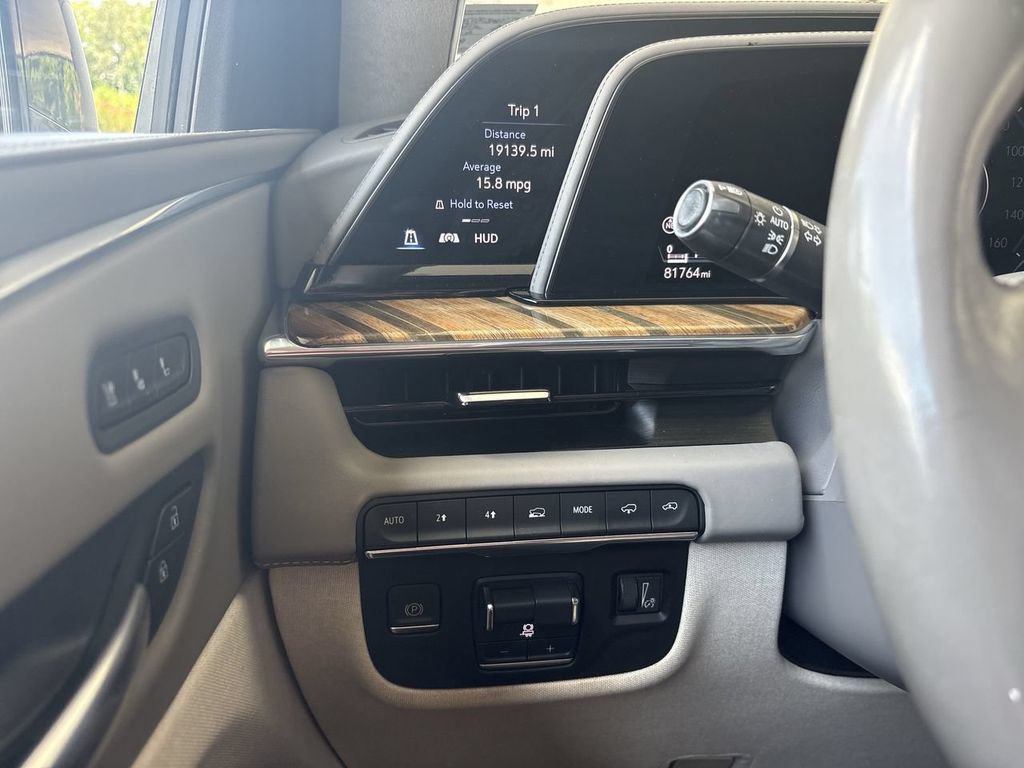 Certified 2021 Cadillac Escalade Premium Luxury Platinum AWD/4WD image 18