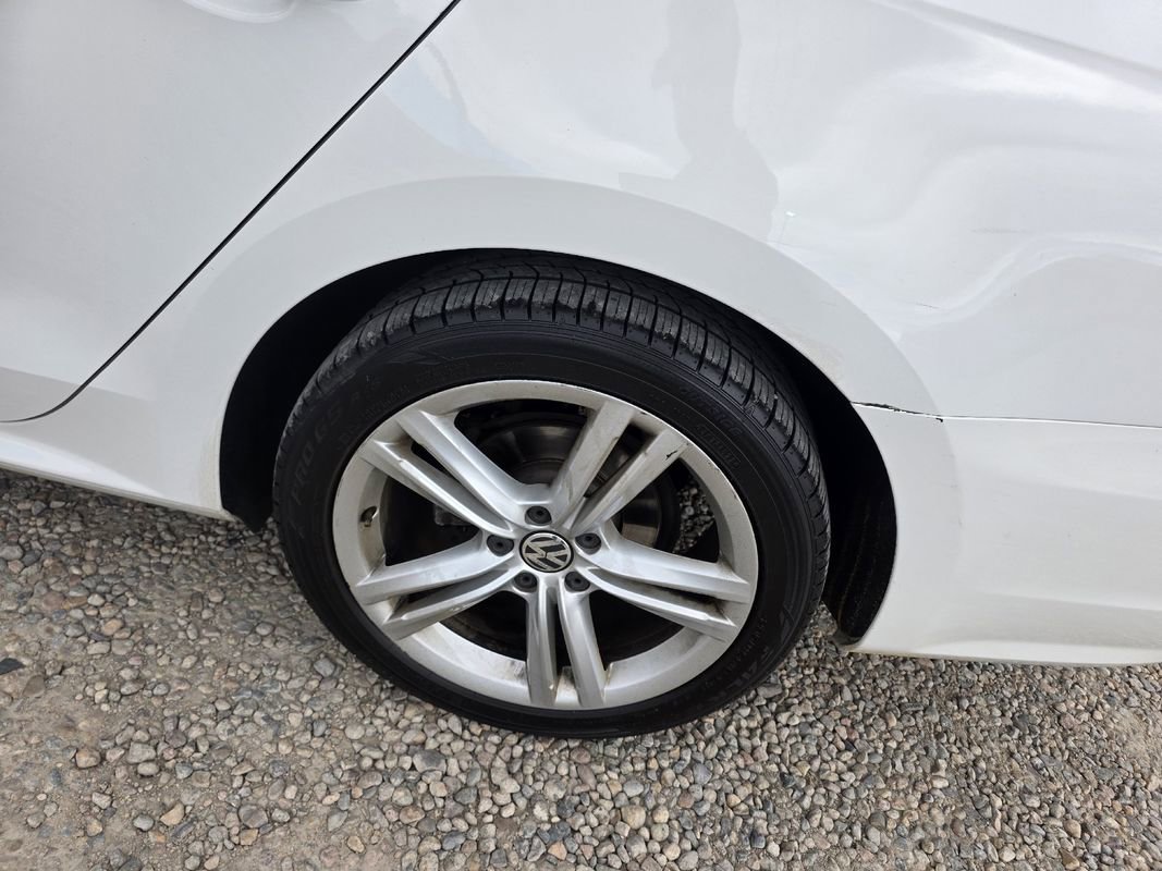 Used 2015 Volkswagen Passat TDI SE image 39