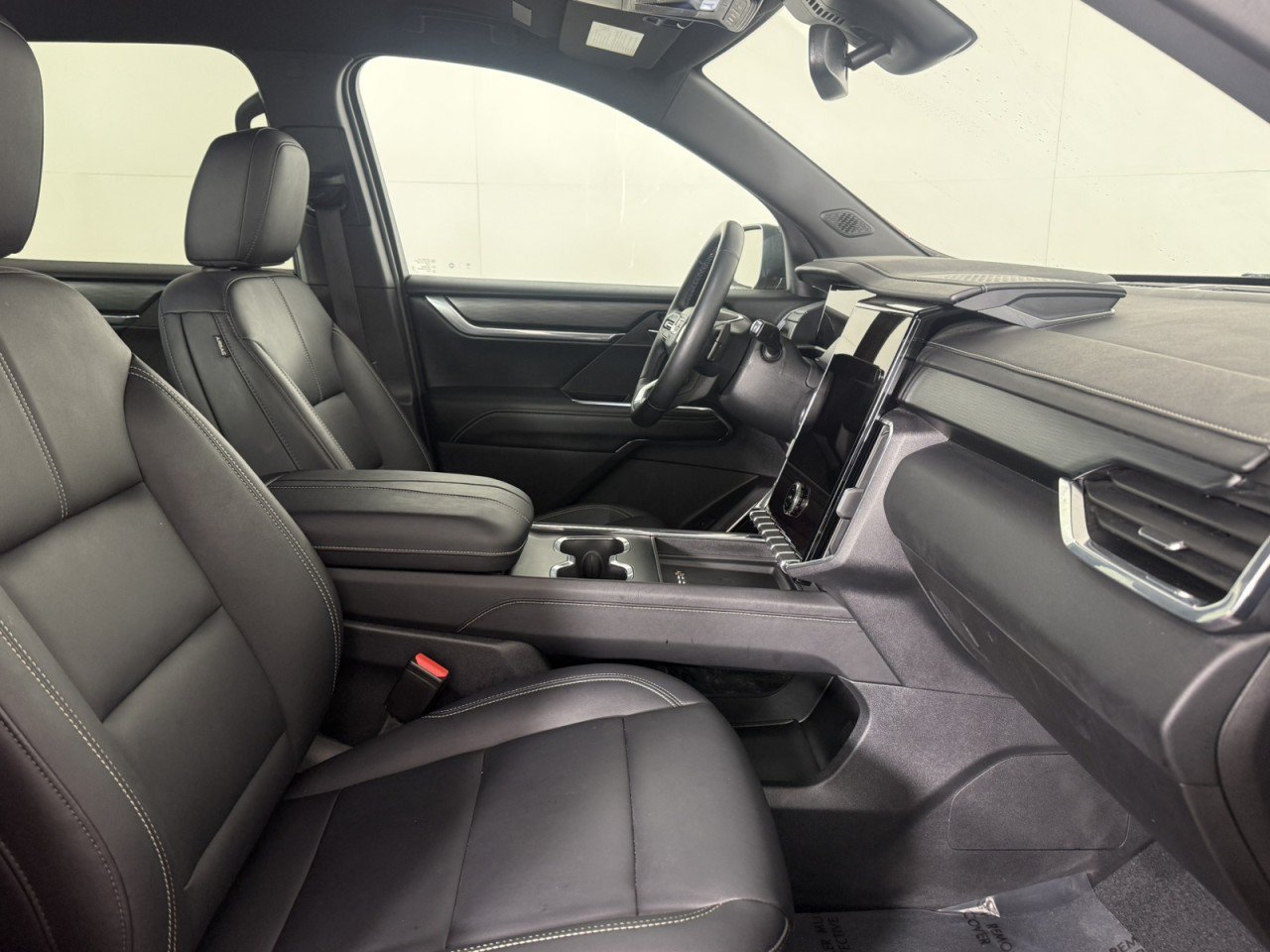 Used 2024 GMC Acadia Elevation AWD/4WD image 10