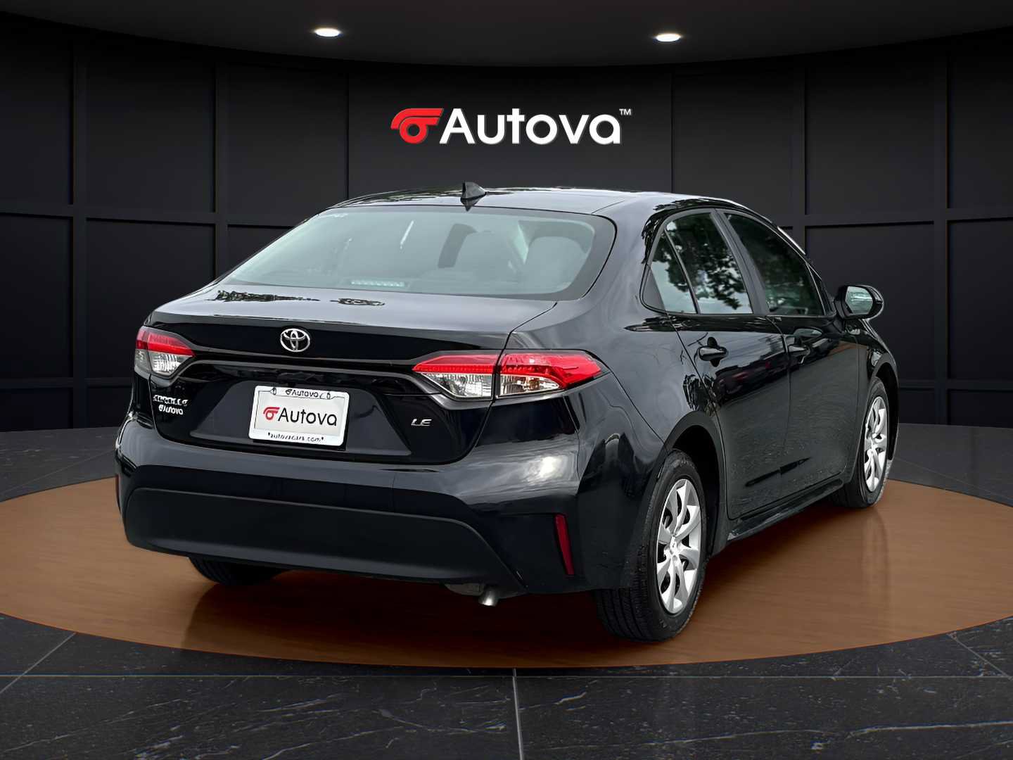 Used 2025 Toyota Corolla LE FWD image 5