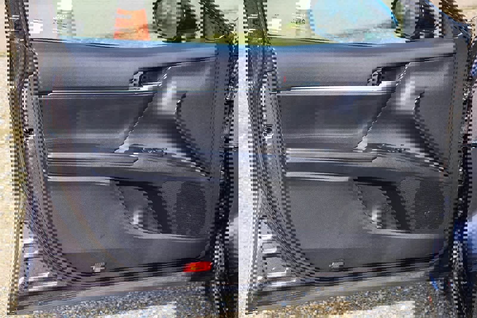 Used 2024 Toyota Camry SE w/ Audio Upgrade Package FWD image 3