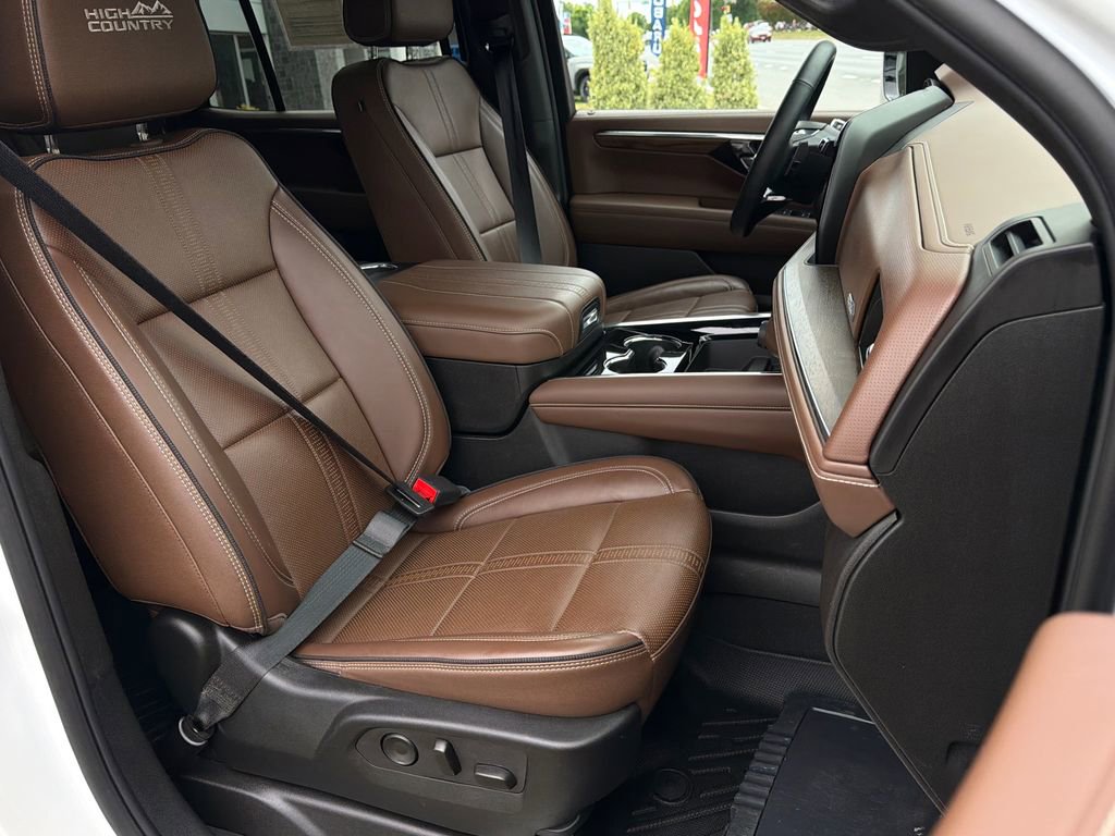 Used 2025 Chevrolet Tahoe High Country w/ Sun And Tow Package AWD/4WD image 8