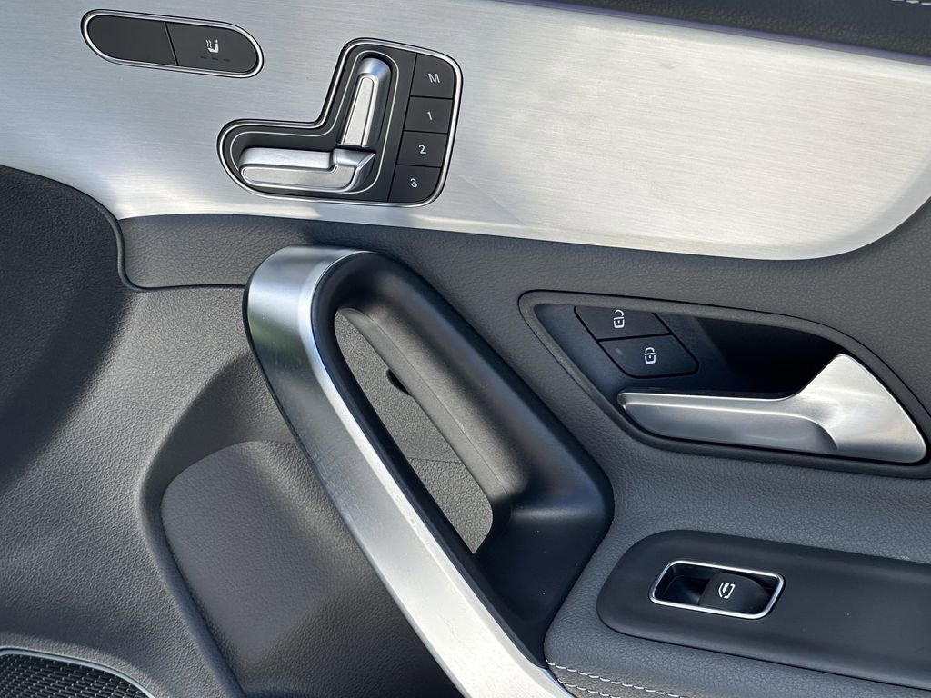 Certified 2025 Mercedes-Benz CLA 35 AMG 4MATIC image 17