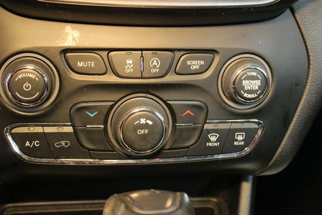 Used 2019 Jeep Cherokee Sport w/ Cold Weather Group AWD/4WD image 25