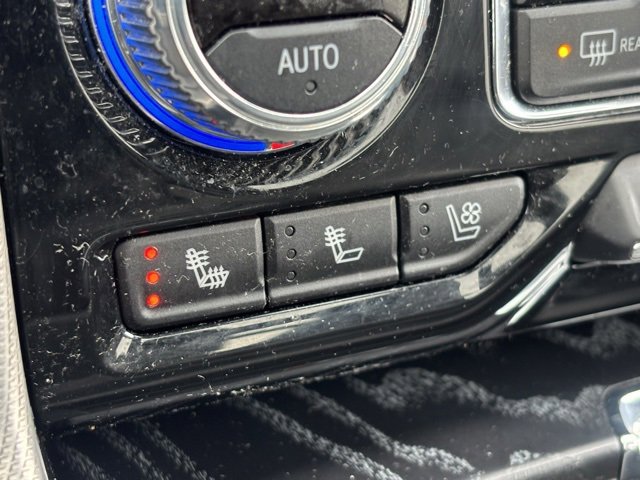 Used 2023 GMC Yukon XL Denali w/ Advanced Technology Package image 33