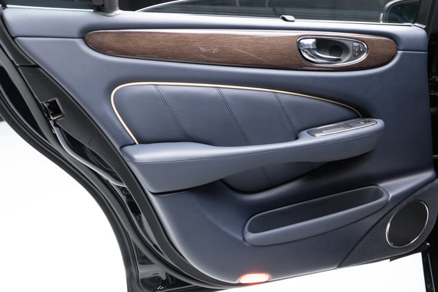Used 2009 Jaguar XJ Vanden Plas Super V8 Portfolio image 49