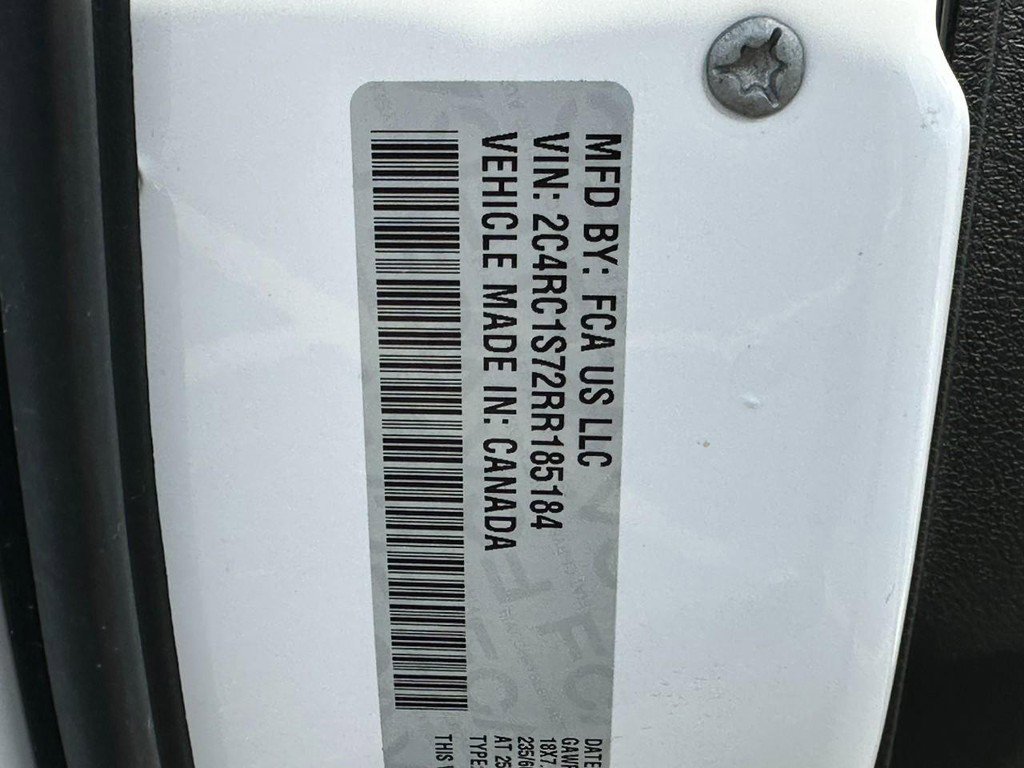 Used 2024 Chrysler Pacifica Limited image 25