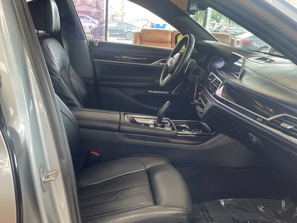 Used 2018 BMW M760i xDrive w/ Luxury Rear Seating Package AWD/4WD image 28