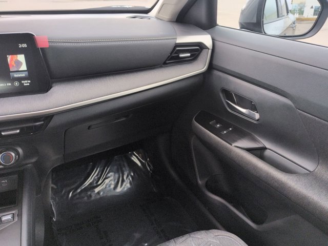 Used 2025 Nissan Kicks SV FWD image 13