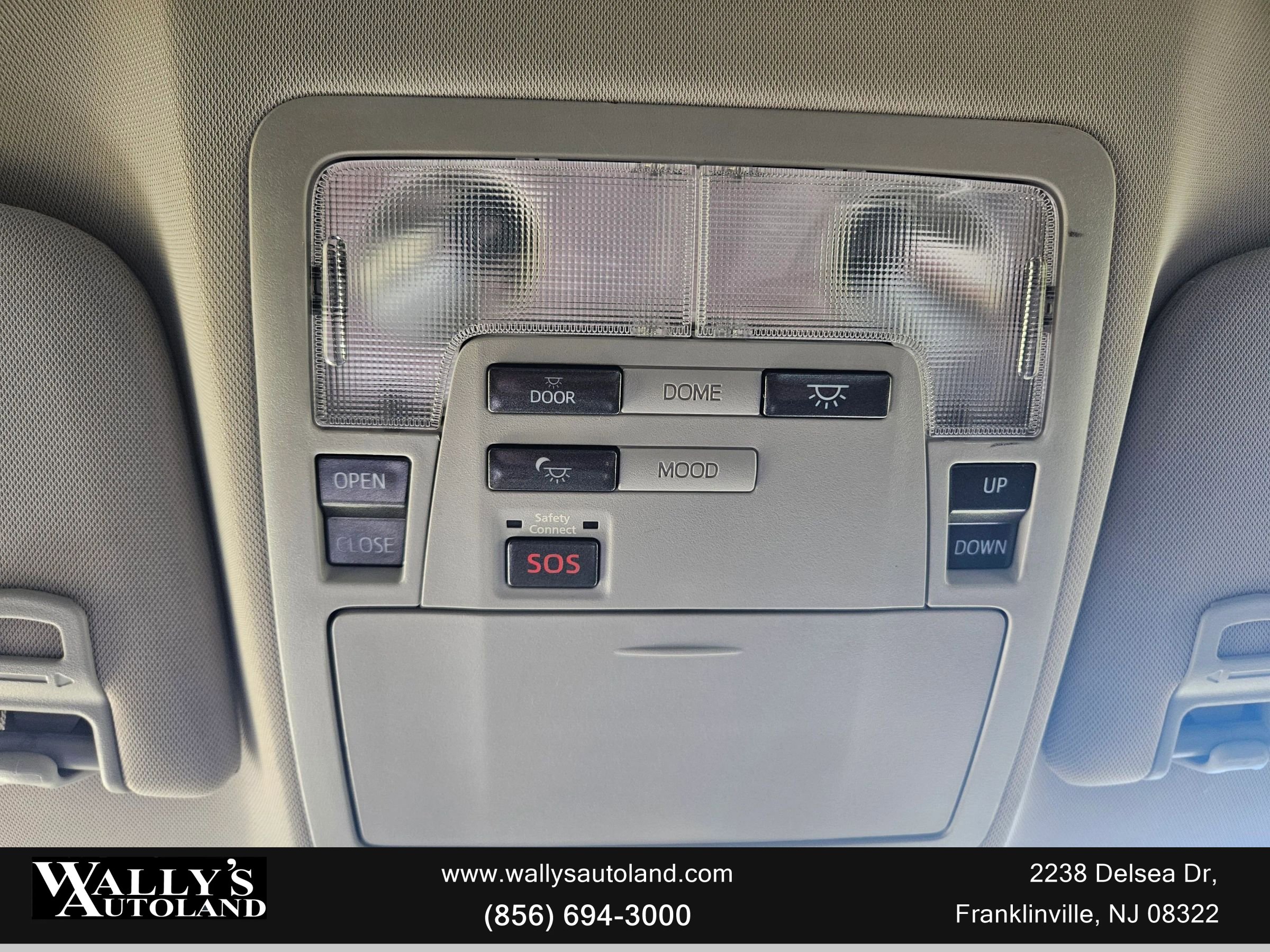 Used 2015 Toyota Avalon Limited FWD image 27