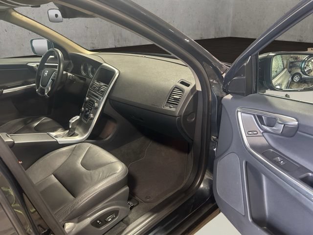 Used 2013 Volvo XC60 3.2 AWD/4WD image 4