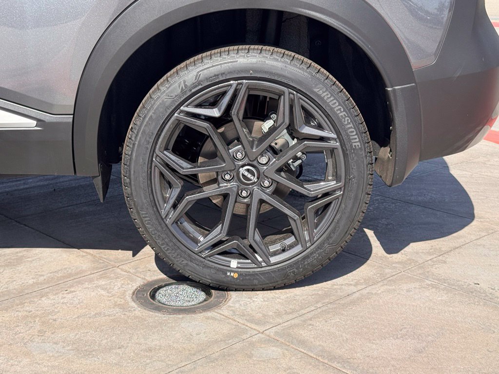 New 2026 Nissan Kicks SR FWD image 10