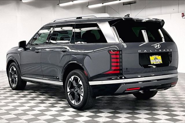 Used 2026 Hyundai Palisade Limited FWD image 3