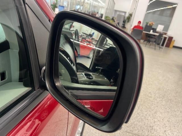 Used 2016 Dodge Grand Caravan SXT image 38