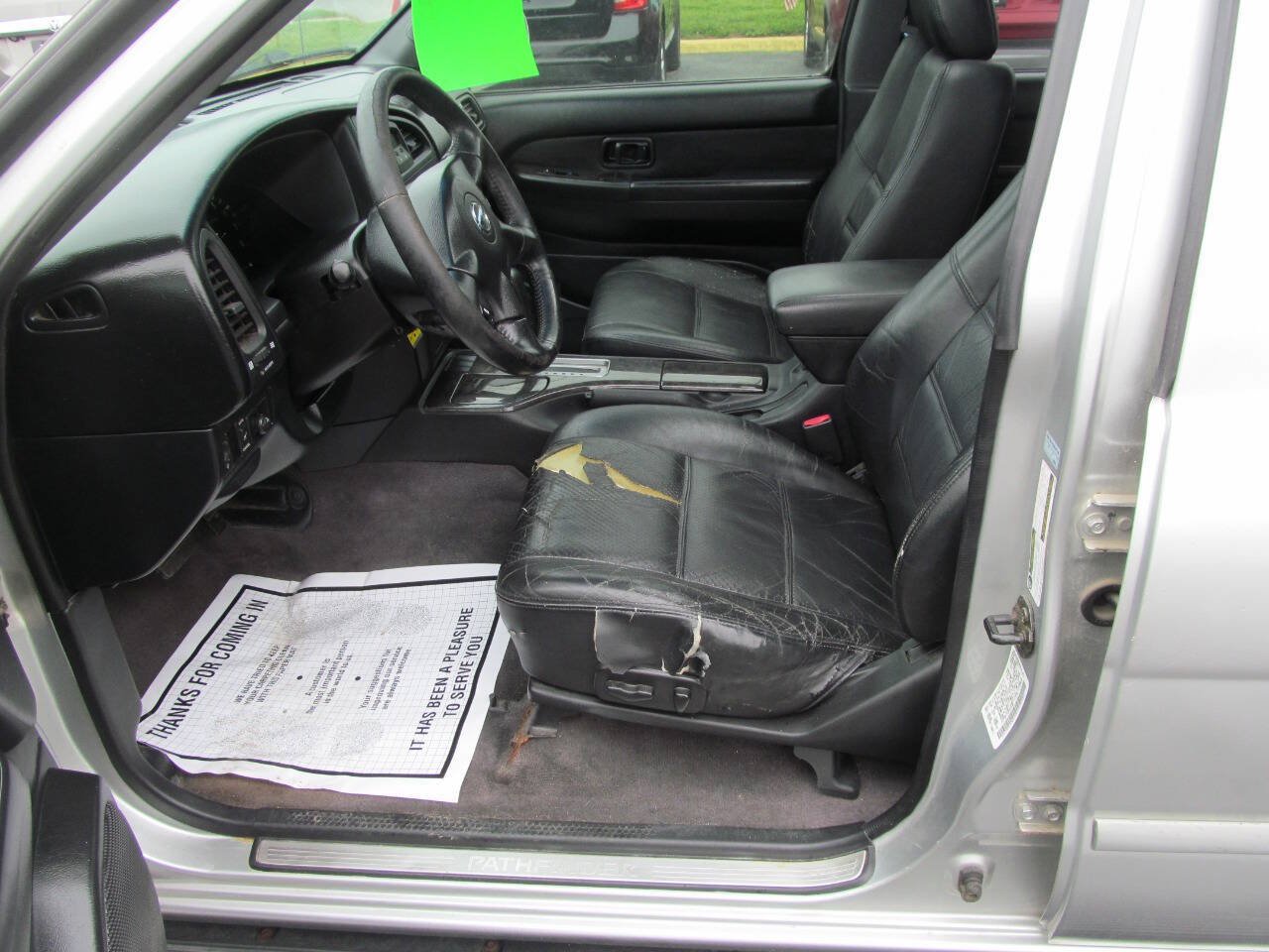 Used 2004 Nissan Pathfinder LE Platinum RWD image 8