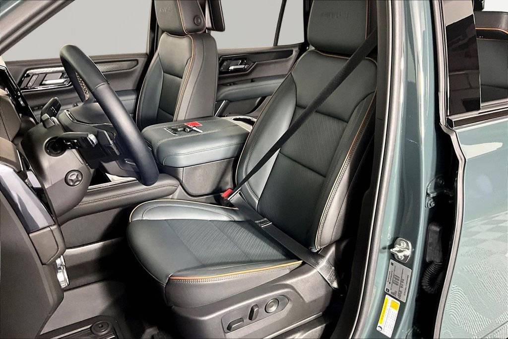 Used 2025 GMC Yukon AT4 w/ AT4 Premium Plus Package AWD/4WD image 20