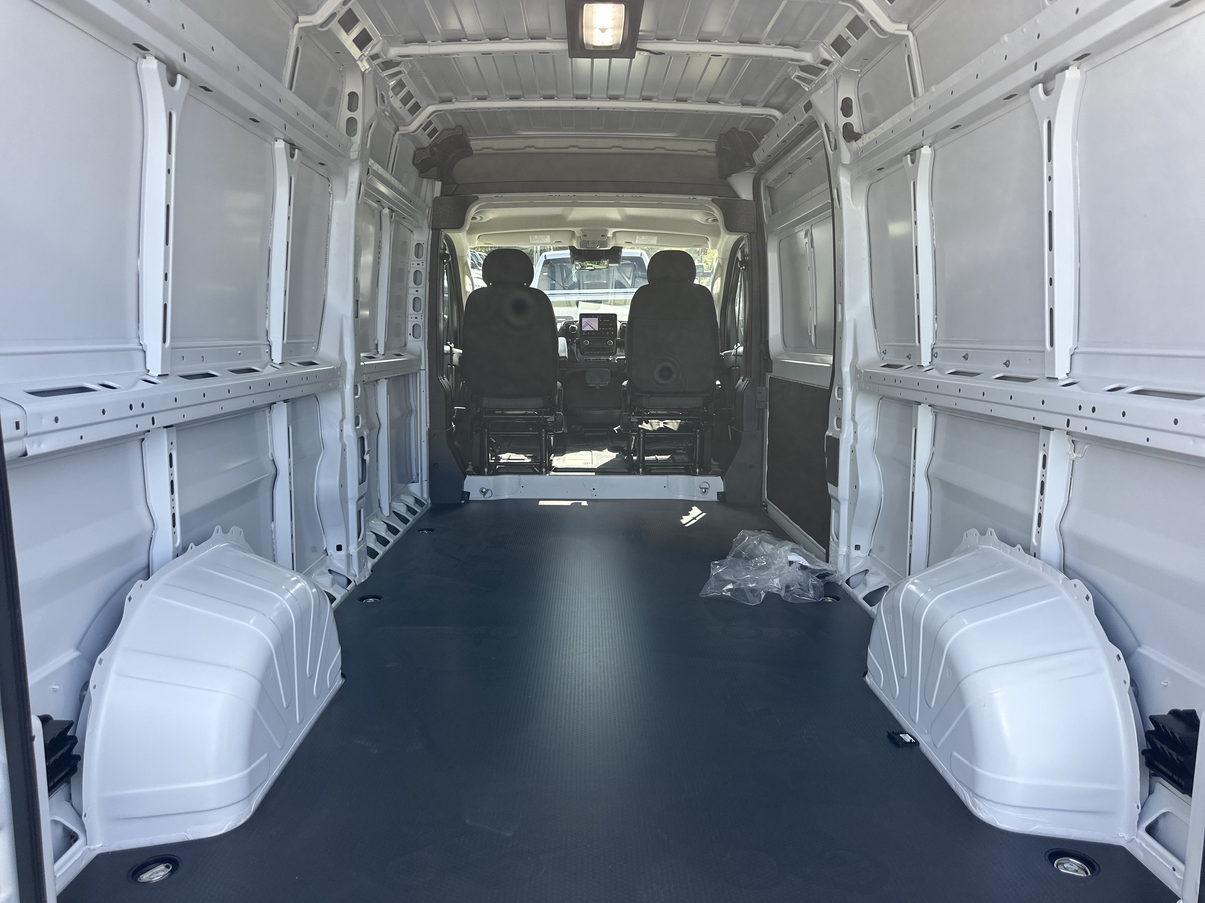 New 2026 RAM ProMaster 3500 w/ Premium Convenience Group FWD image 17