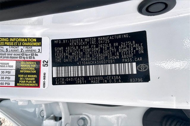 Used 2025 Toyota Camry SE image 30