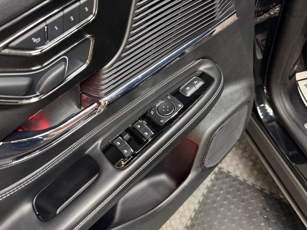 Used 2022 Lincoln Corsair AWD w/ Premium Package image 22