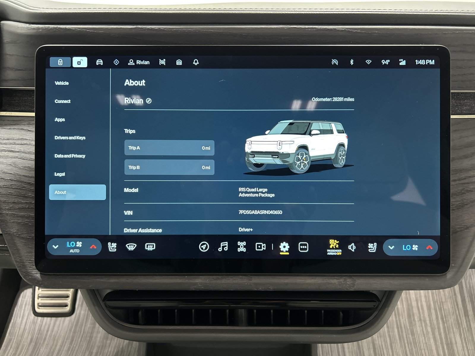 Used 2024 Rivian R1S Adventure AWD/4WD image 29