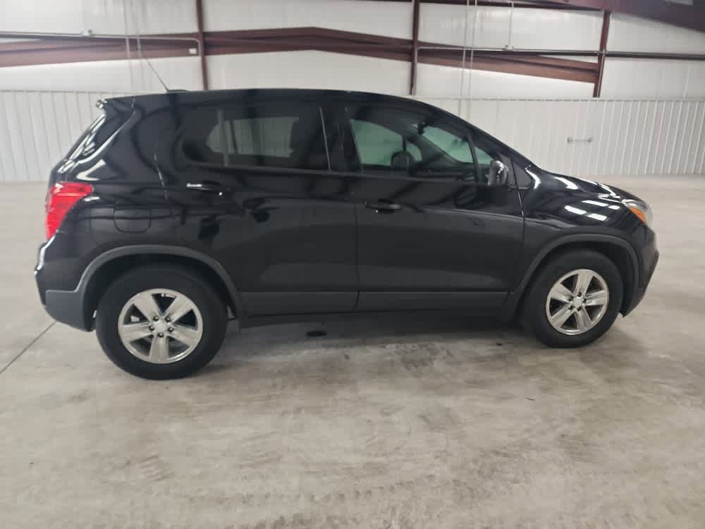 Used 2020 Chevrolet Trax LS w/ Tint and Cruise Package FWD image 6