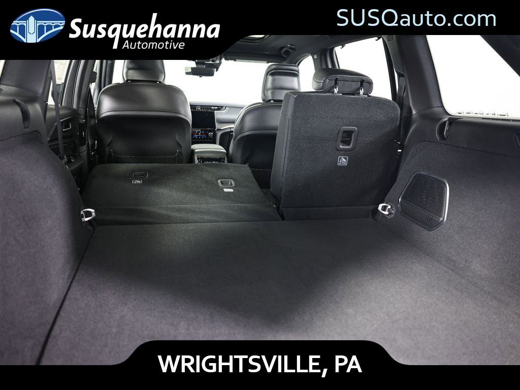 Used 2023 Jeep Grand Cherokee Overland w/ Advanced Protech Group III image 28