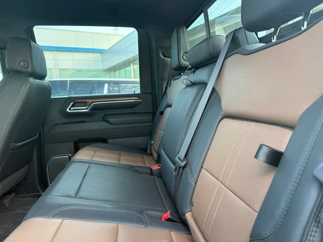 Used 2024 Chevrolet Silverado 2500 High Country w/ Technology Package AWD/4WD image 9