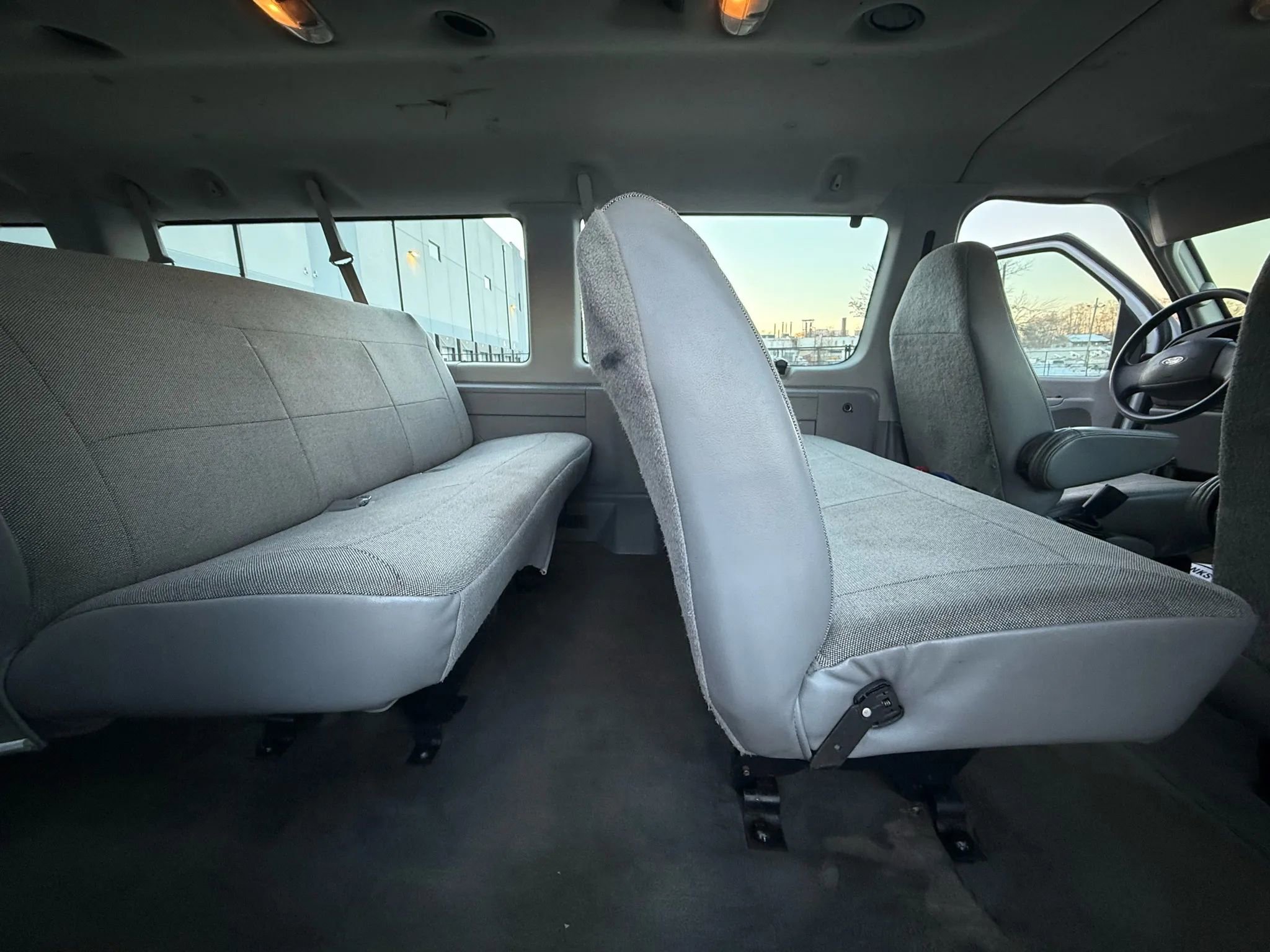 Used 2003 Ford E-350 and Econoline 350 XLT image 28