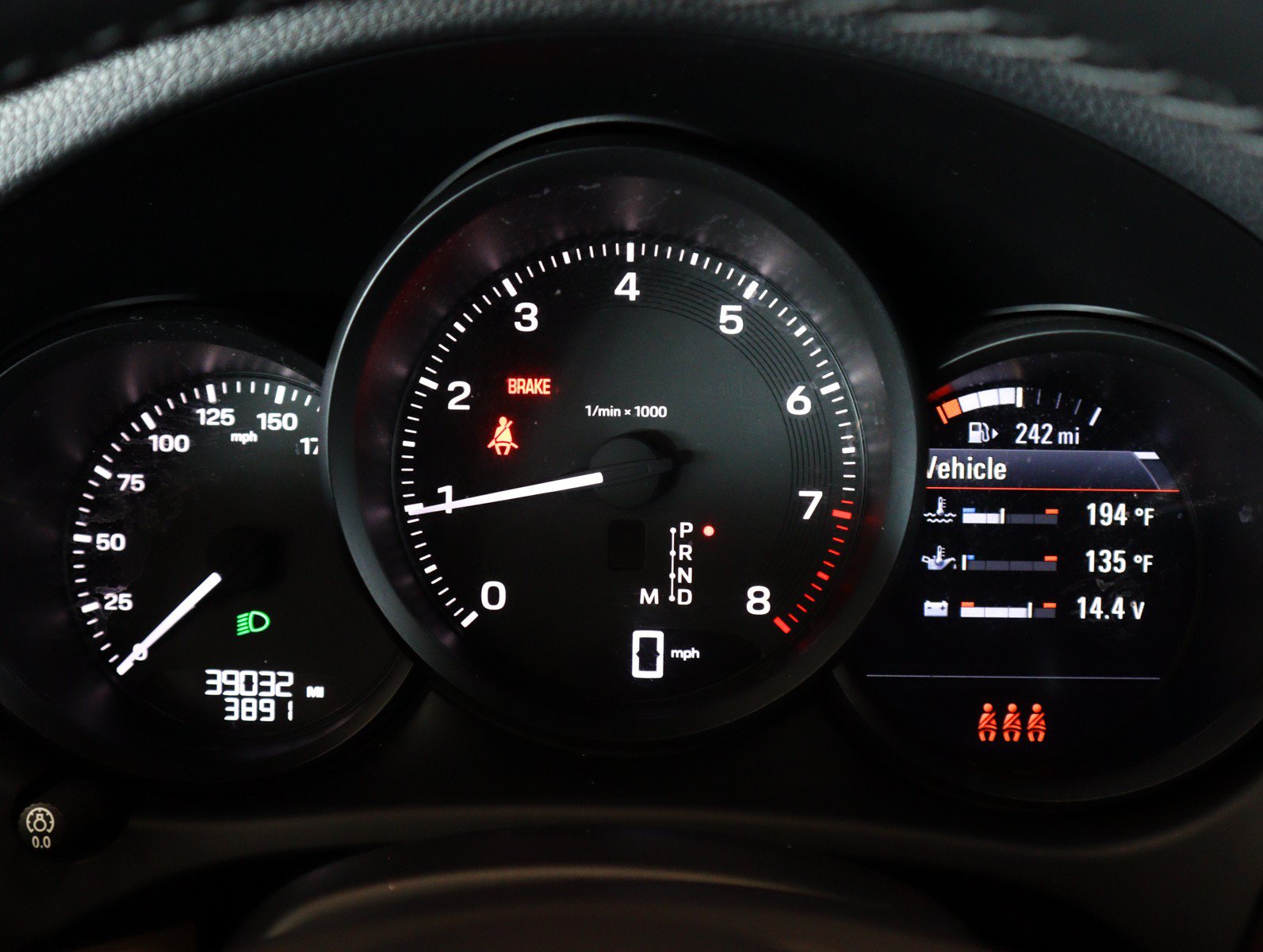 Certified 2023 Porsche Macan AWD/4WD image 18