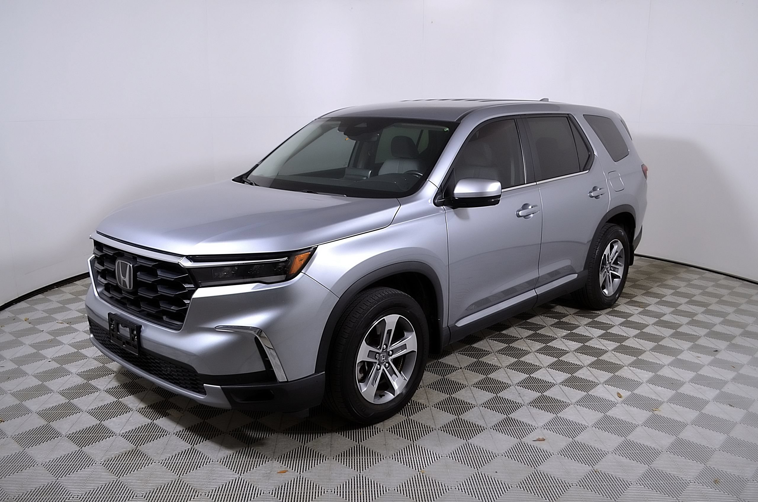 Used 2024 Honda Pilot EX-L image 4