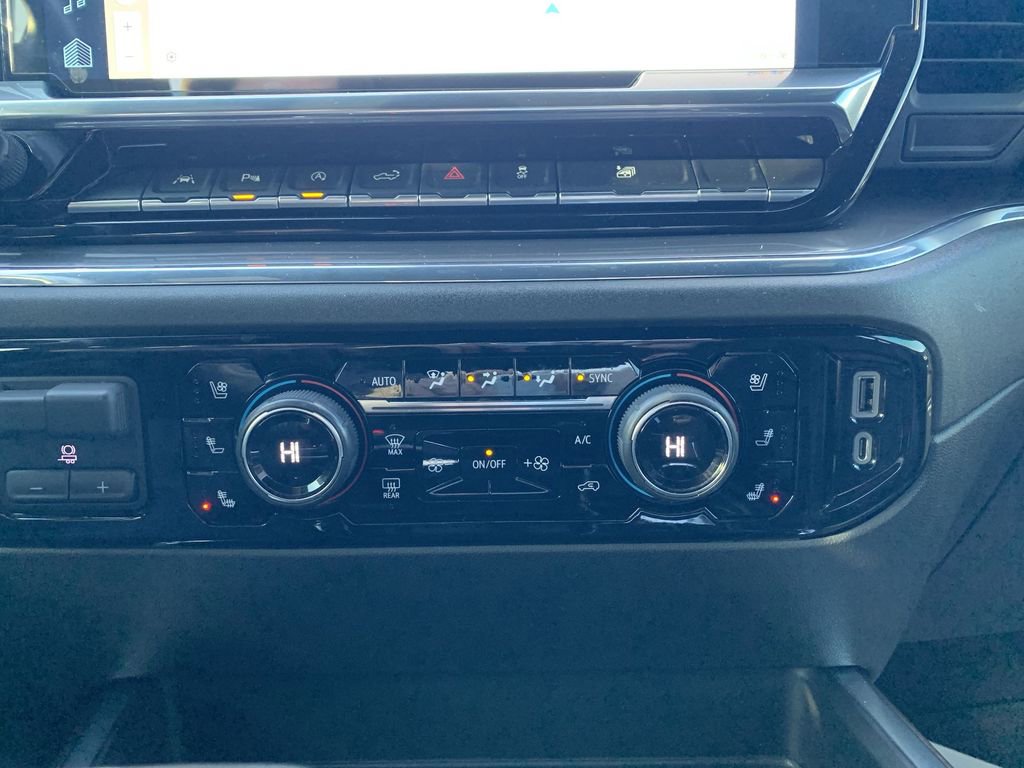 Used 2023 Chevrolet Silverado 1500 High Country w/ Technology Package image 16