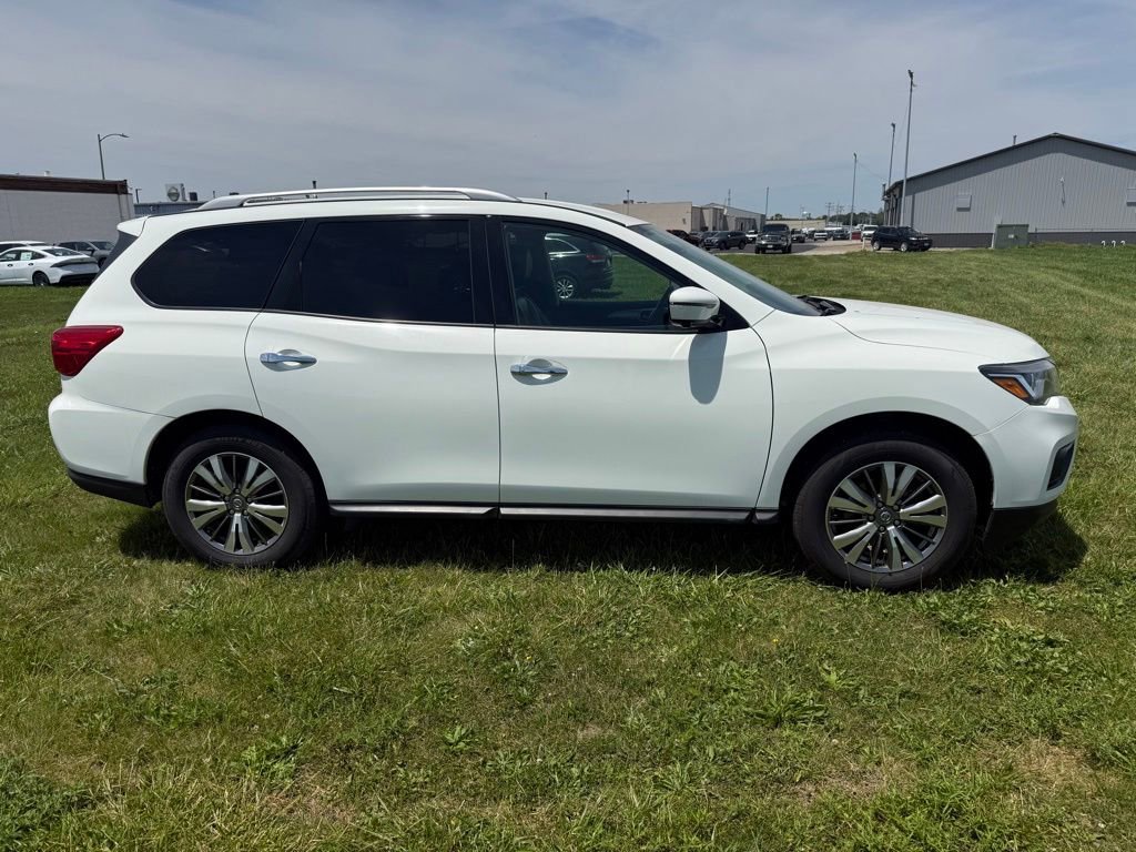 Used 2020 Nissan Pathfinder SL FWD image 4