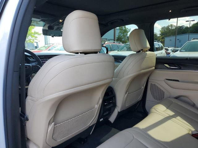 Certified 2025 Jeep Grand Cherokee Limited w/ Luxury Tech Group II image 15