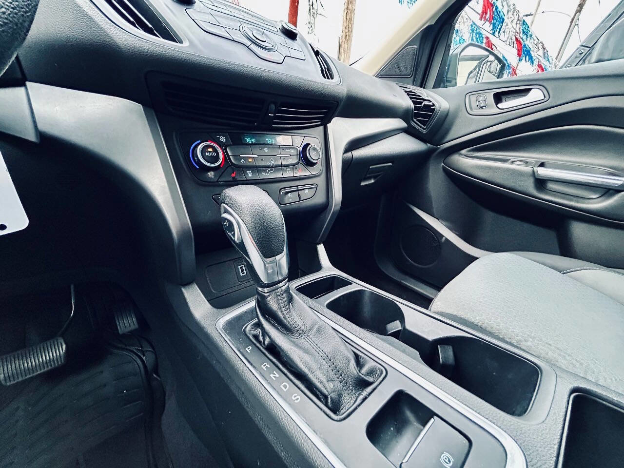 Used 2018 Ford Escape SE image 14