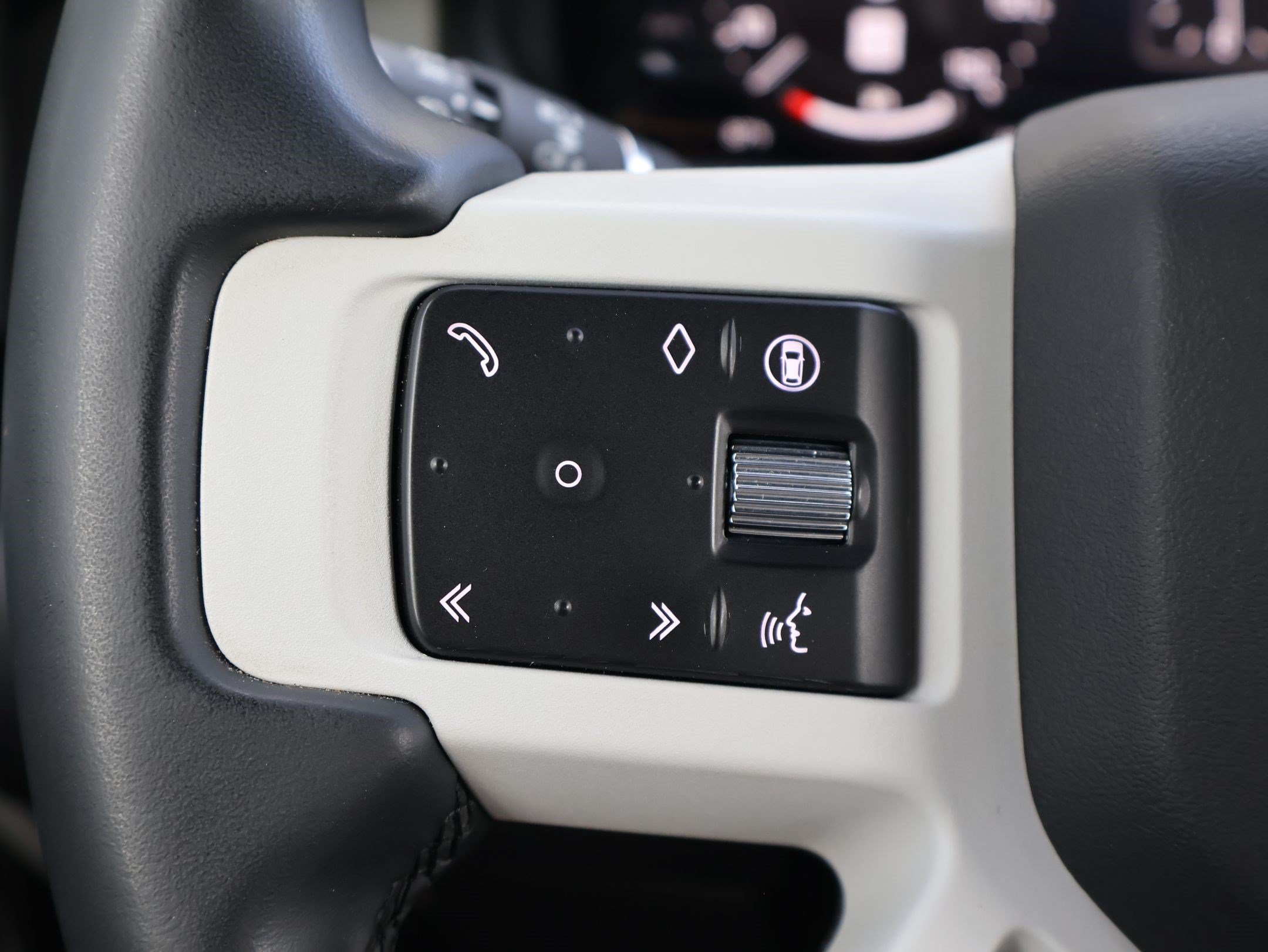Used 2025 Land Rover Defender 110 S AWD/4WD image 19