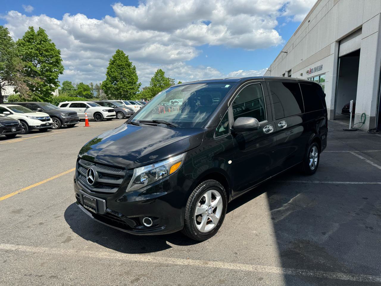 Used 2017 Mercedes-Benz Metris Passenger image 10
