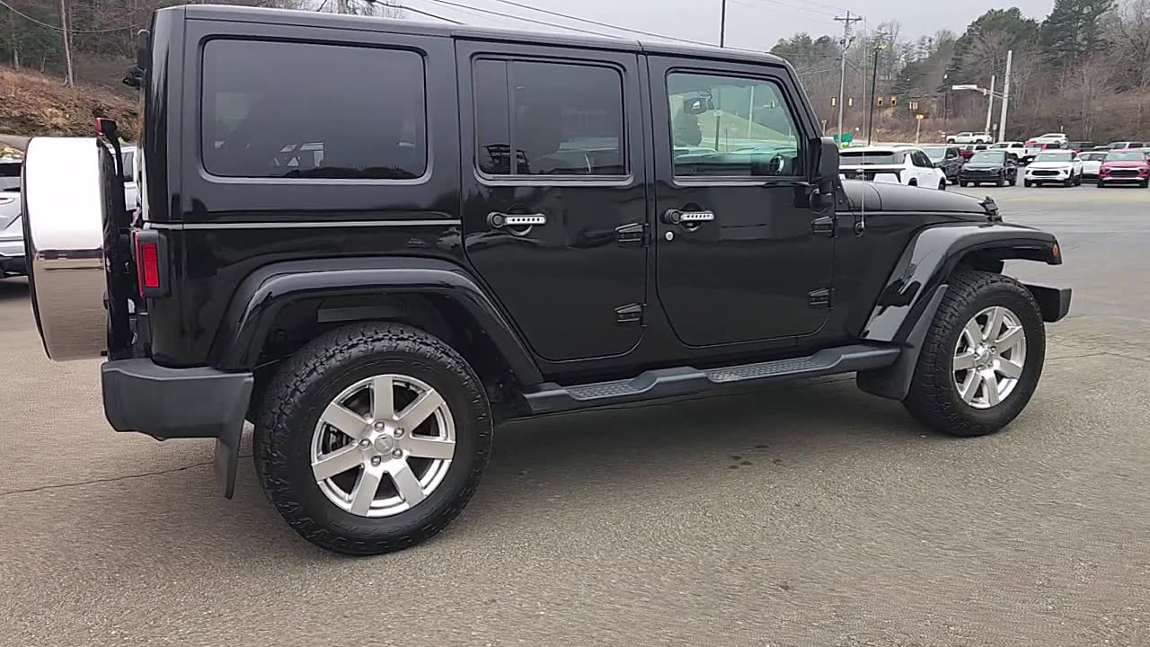 Used 2016 Jeep Wrangler Unlimited Sahara w/ Connectivity Group image 7