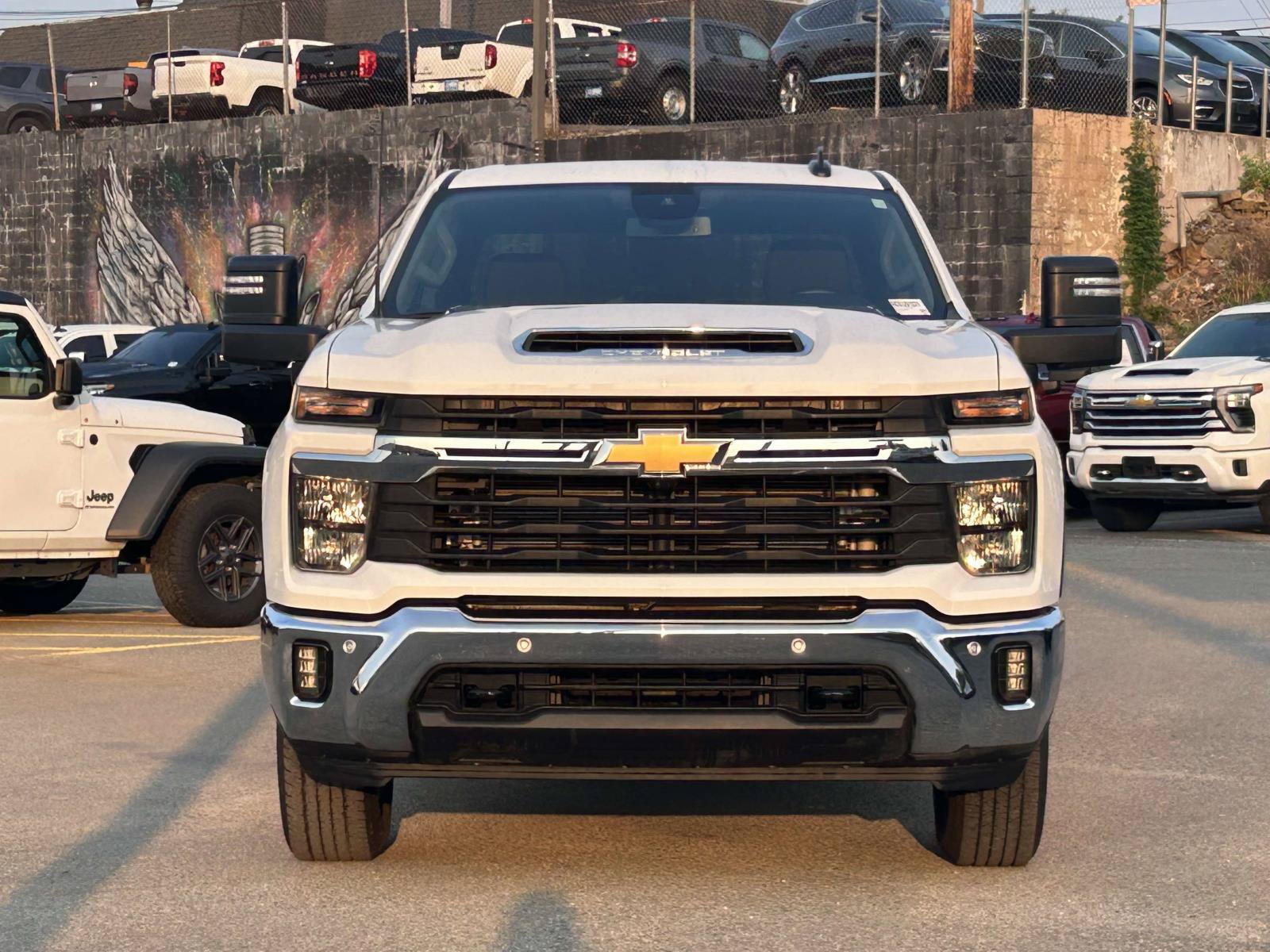 Used 2025 Chevrolet Silverado 2500 LT w/ Safety Package AWD/4WD image 2