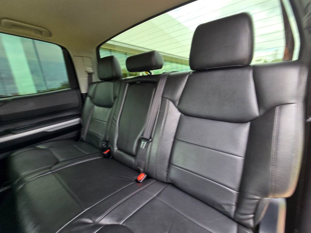 Used 2018 Toyota Tundra SR5 w/ SR5 Upgrade Package AWD/4WD image 18