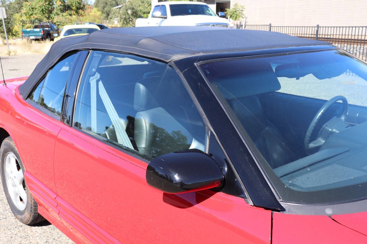 Used 1993 Oldsmobile Cutlass Supreme Convertible image 20